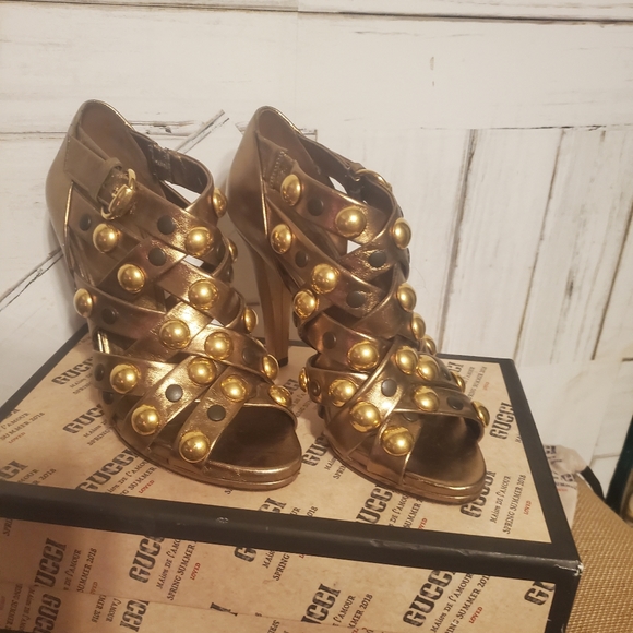 gucci heels - Picture 1 of 11